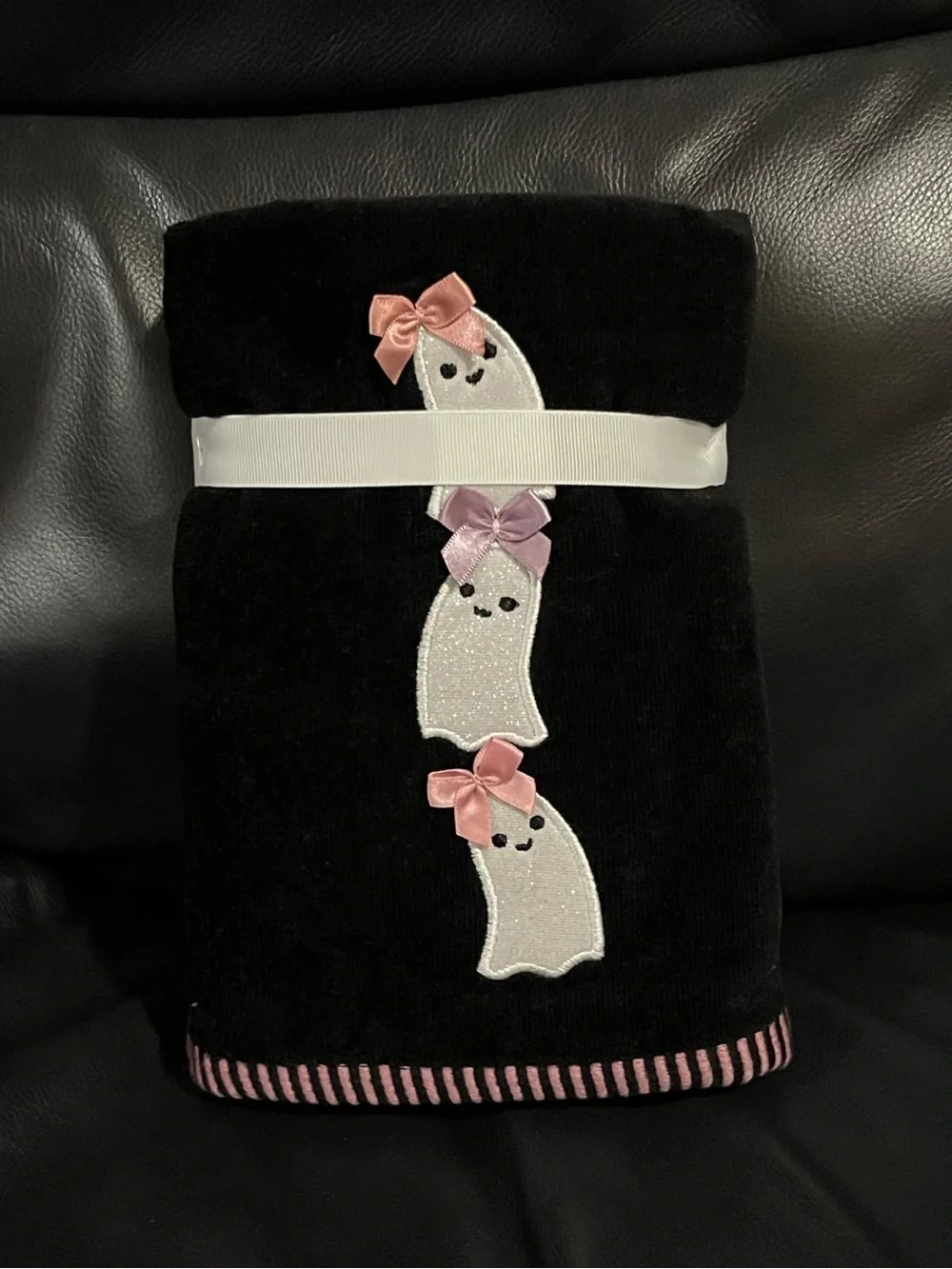 Halloween Ghosts with Bows Hand Towels (2) Halloween Ghost Towels